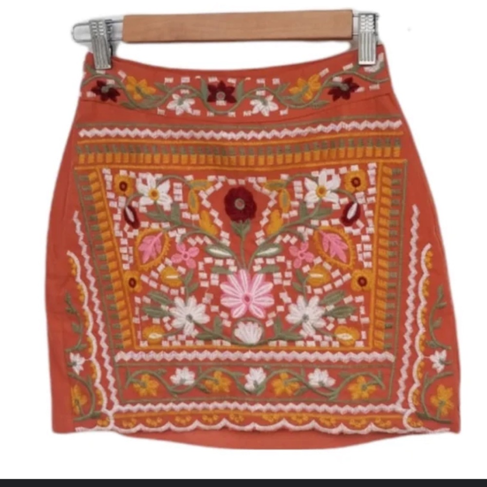 Embroidered mini skirt